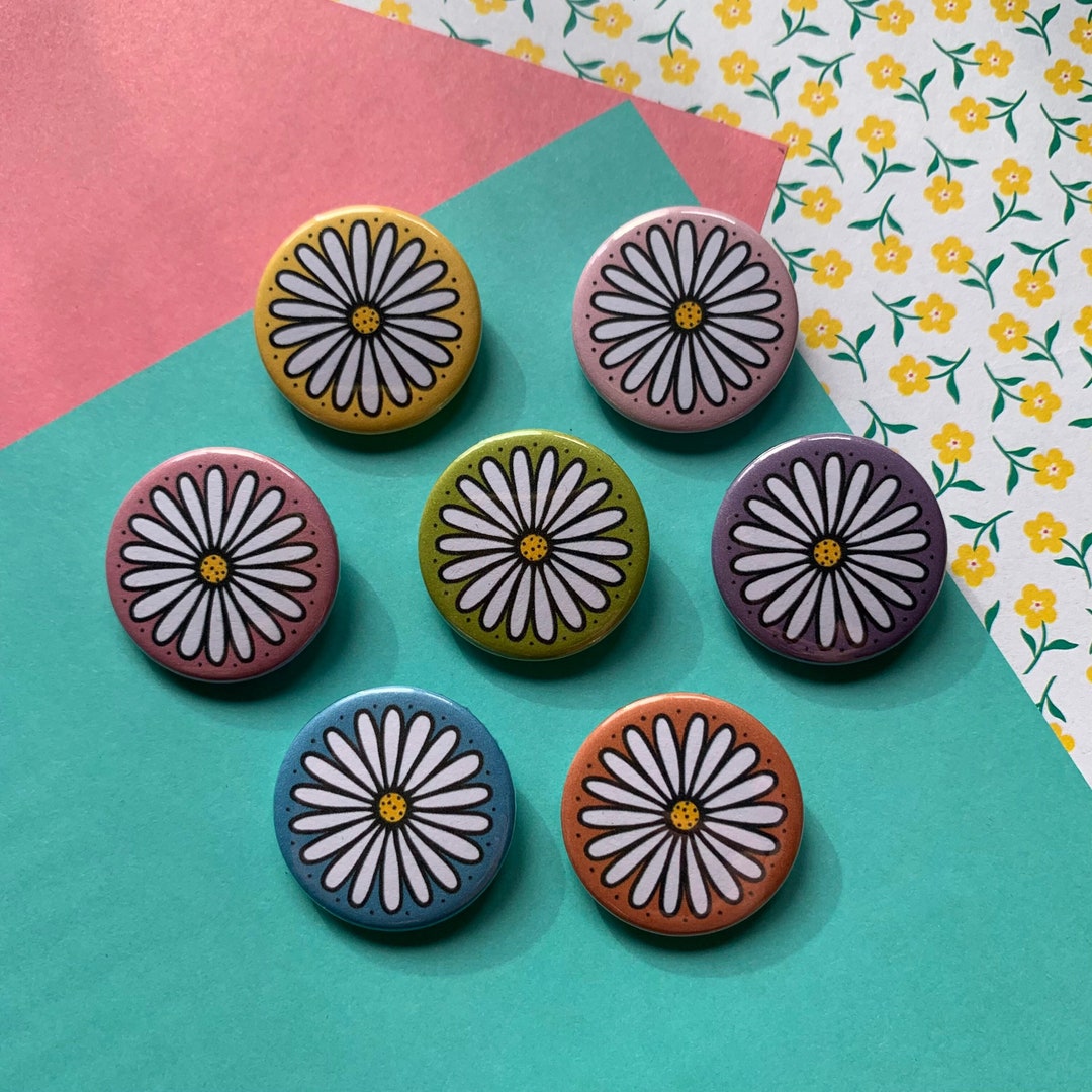 Daisy Illustrated 25mm Pin Button Badges Various Colours Etsy Uk