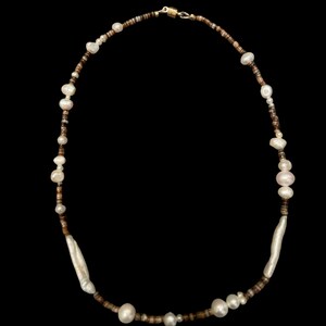 Agate and Baroque Pearls Necklace