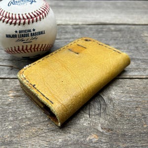 ¡Billetera con forma de guante de béisbol vintage!