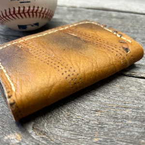 ¡Billetera con forma de guante de béisbol vintage!