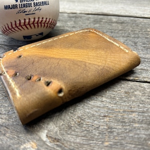 ¡Billetera con forma de guante de béisbol vintage!