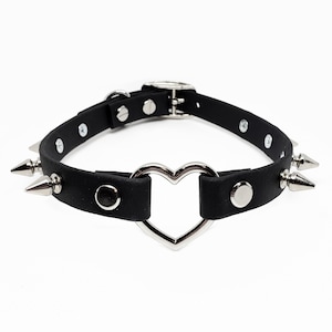 AORTA SINISTER heart collar in black vegan leather