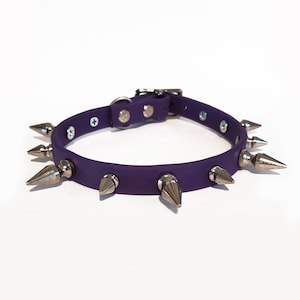 HOLLY spiked collar in purple vegan leather