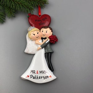Gepersonaliseerd ornament voor getrouwde stellen, gepersonaliseerd huwelijksornament, pas getrouwd ornament, ornament bruid en bruidegom, ornament dhr. en mevrouw
