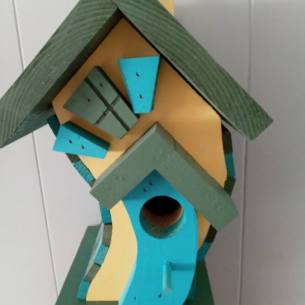 CROOKED BIRDHOUSE