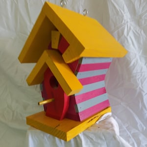 CROOKED BIRDHOUSE