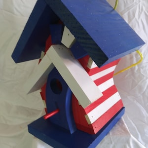 CROOKED BIRDHOUSE