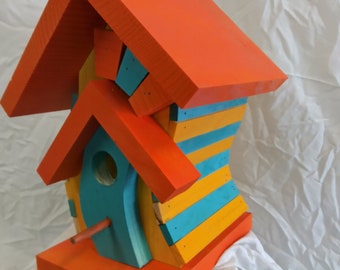 CROOKED BIRDHOUSE