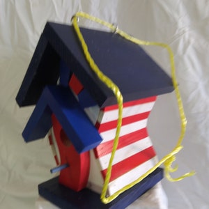 CROOKED BIRDHOUSE
