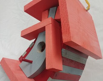 CROOKED BIRDHOUSE