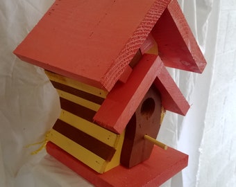 CROOKED BIRDHOUSE