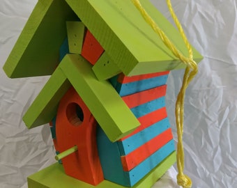 CROOKED BIRDHOUSE