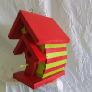 CROOKED BIRDHOUSE