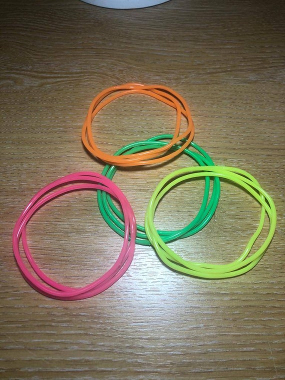 colorful 90s plastic bracelet - Gem