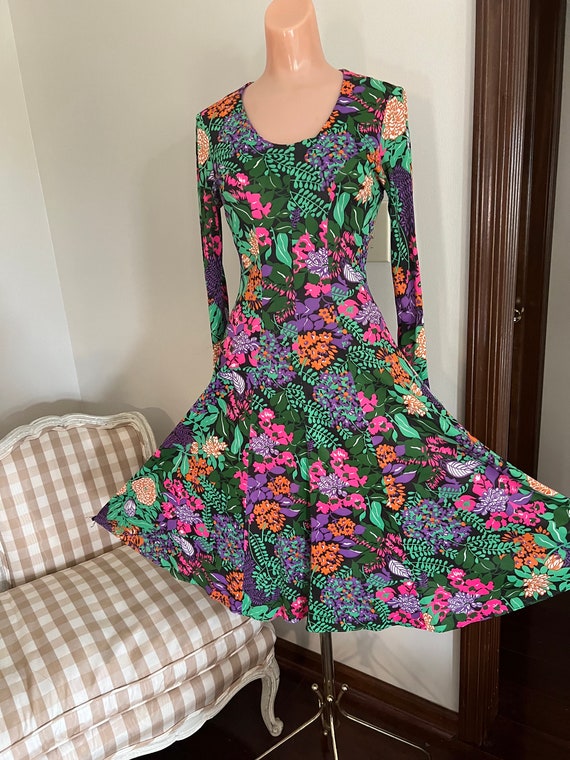 Vintage 70’s Avalon swing dress wild flowers 70’s does 40”s