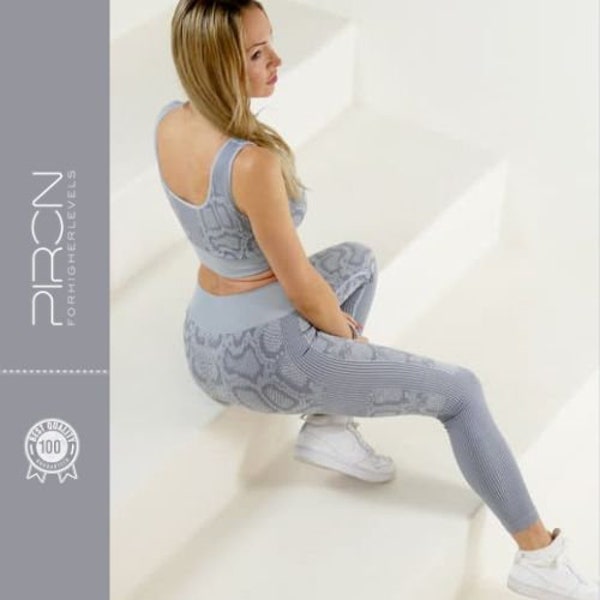 Leggings de yoga sans couture + soutien-gorge de sport | Taille haute | Gris clair | Modèle de serpent | Flatteur pour la silhouette | Tenue de remise en forme | Absolument opaque