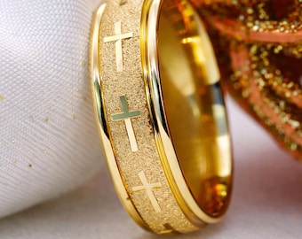 Fede nuziale con croce cristiana in oro massiccio: vestibilità comoda, centro spazzolato