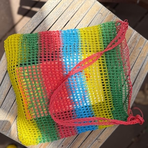 Shula Tote Bag from El Salvador – Recycled Plastic Market Bag, Colorful & See-Through, Eco-Friendly Grocery or Beach Tote