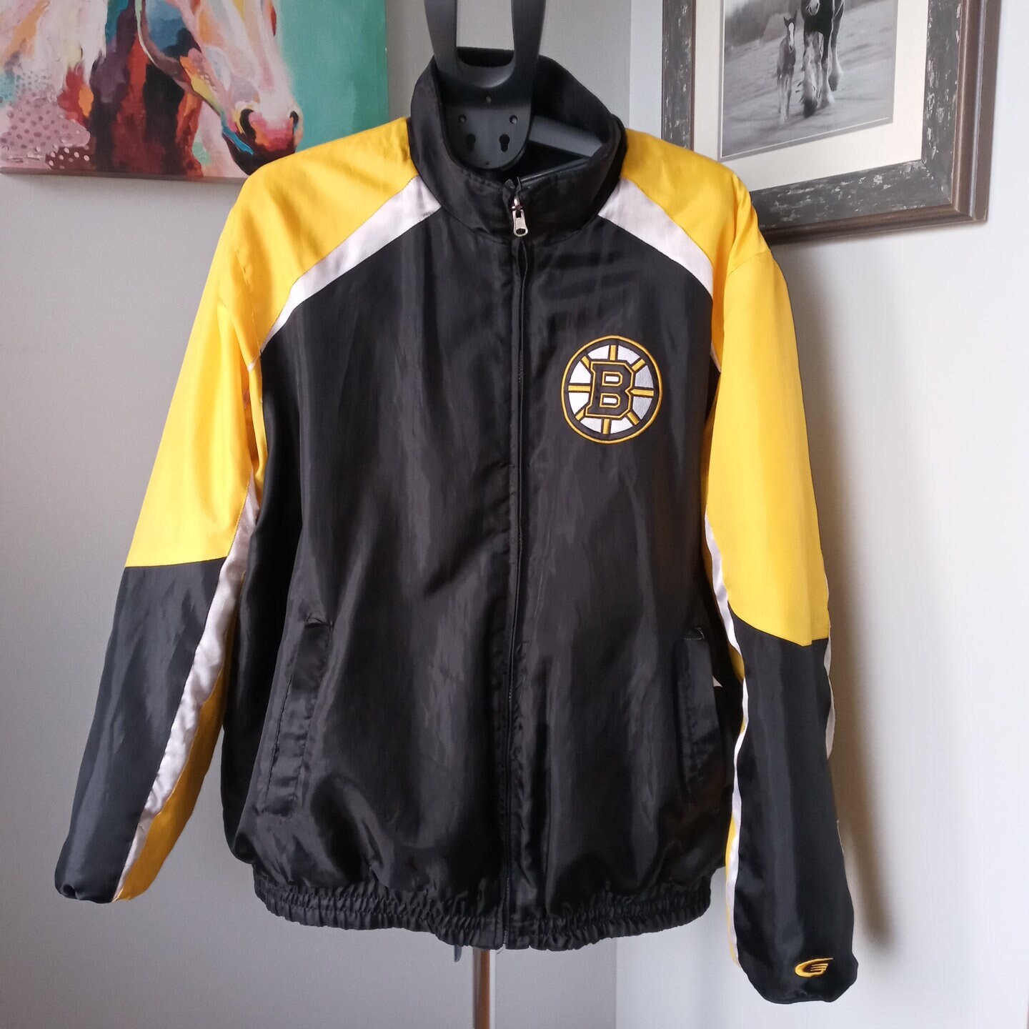 Starter Boston Bruins NHL Vintage 90s Sports Hooded Puffer Bomber Jacket,  Black / Yellow, Large