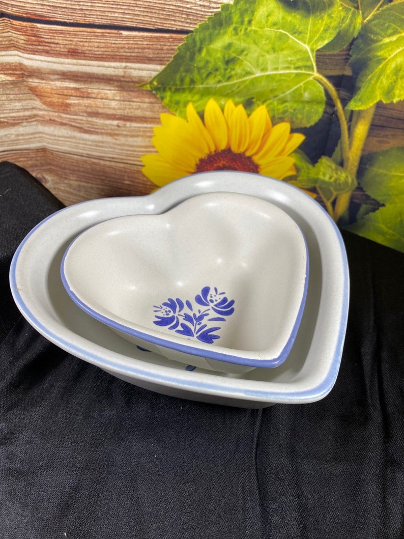 Pfaltzgraff Pottery Yorktowne Pattern Stacking Heart image 0