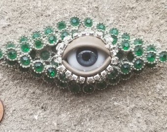 Green Art Deco Wink - Vintage brooch. Striking mixed media art pin. Silvertone statement piece. Unique gift.