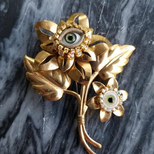 Forest Flower Wink - Lovely vintage brooch. Striking mixed media art pin. Goldtone statement piece. Unique gift.