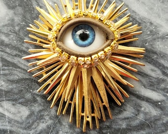 Sacred Wink II- Vintage brooch. Spiky goldtone statement piece.  (Also, available in SILVERTONE - Pls. message me)