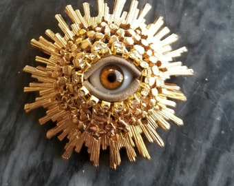 Molten Sun Wink - Vintage brooch. Striking mixed media art pin. Goldtone statement piece. Unique gift.