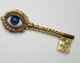 Wink-Key-Key - Vintage brooch. Striking mixed media art pin. Goldtone statement piece. Unique gift.