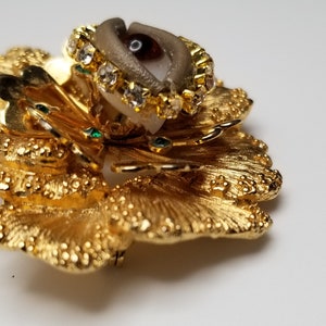 Pansy Wink Vintage brooch. Lovely mixed media art pin. Goldtone statement piece. Unique gift. immagine 3