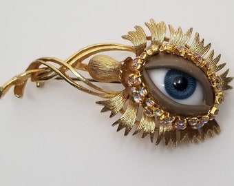 Clin d'oeil oeillet - broche vintage. Épinglette artistique technique mixte saisissante. Pièce tendance dorée. Cadeau unique.