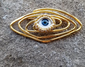 Spellbound Wink- Lovely vintage brooch. Striking mixed media art pin. Goldtone statement piece. Unique gift.