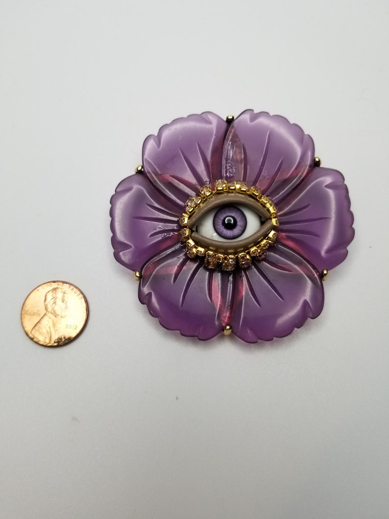 Violet Wink Giant vintage brooch. Striking mixed media art pin. Goldtone statement piece. Unique gift. image 2