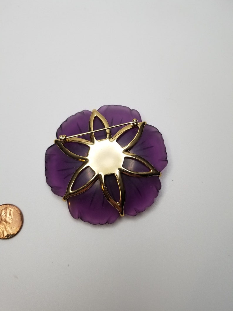 Violet Wink Giant vintage brooch. Striking mixed media art pin. Goldtone statement piece. Unique gift. image 4