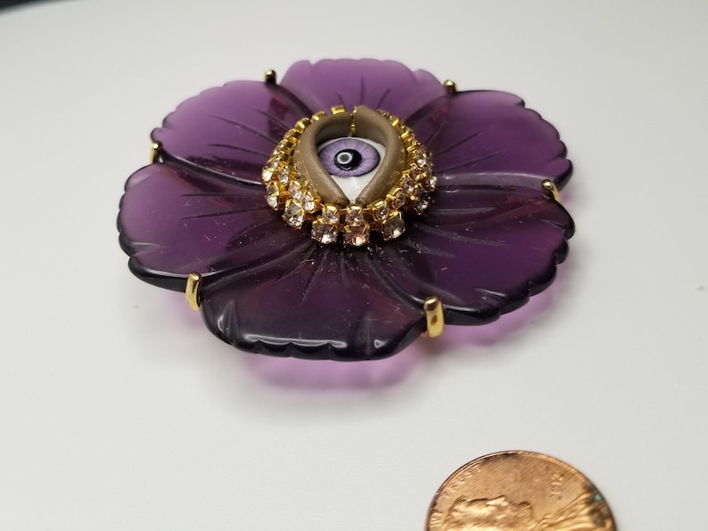 Violet Wink Giant vintage brooch. Striking mixed media art pin. Goldtone statement piece. Unique gift. image 3