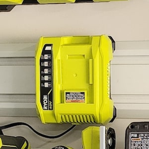 Gladiator Geartrack Slatwall-adaptrar för Milwaukee, Ryobi, Dewalt, Ridgid eller Ego batteriladdare bild 9