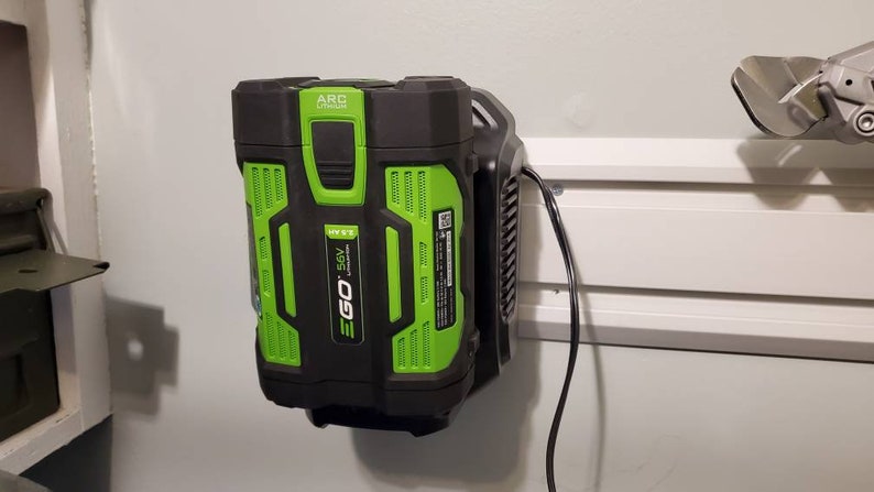 Gladiator Geartrack Slatwall-adaptrar för Milwaukee, Ryobi, Dewalt, Ridgid eller Ego batteriladdare bild 3