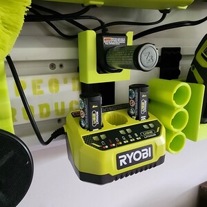 Gladiator Geartrack Slatwall-adaptrar för Milwaukee, Ryobi, Dewalt, Ridgid eller Ego batteriladdare 4V Ryobi Combo