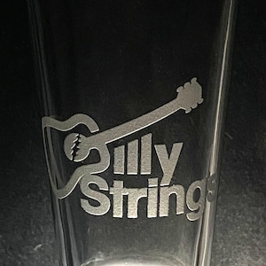Vaso de pinta de 16 oz con acabado arenado de Billy Strings Guitar Center