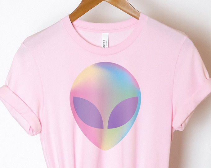 Alien Trippy Pastel T-shirt - Geek Gift, Gift for Her, UFO Space Shirt, Cool Alien Shirt, Trendy Nerd, Kawaii Alien Head, Halloween Gifts