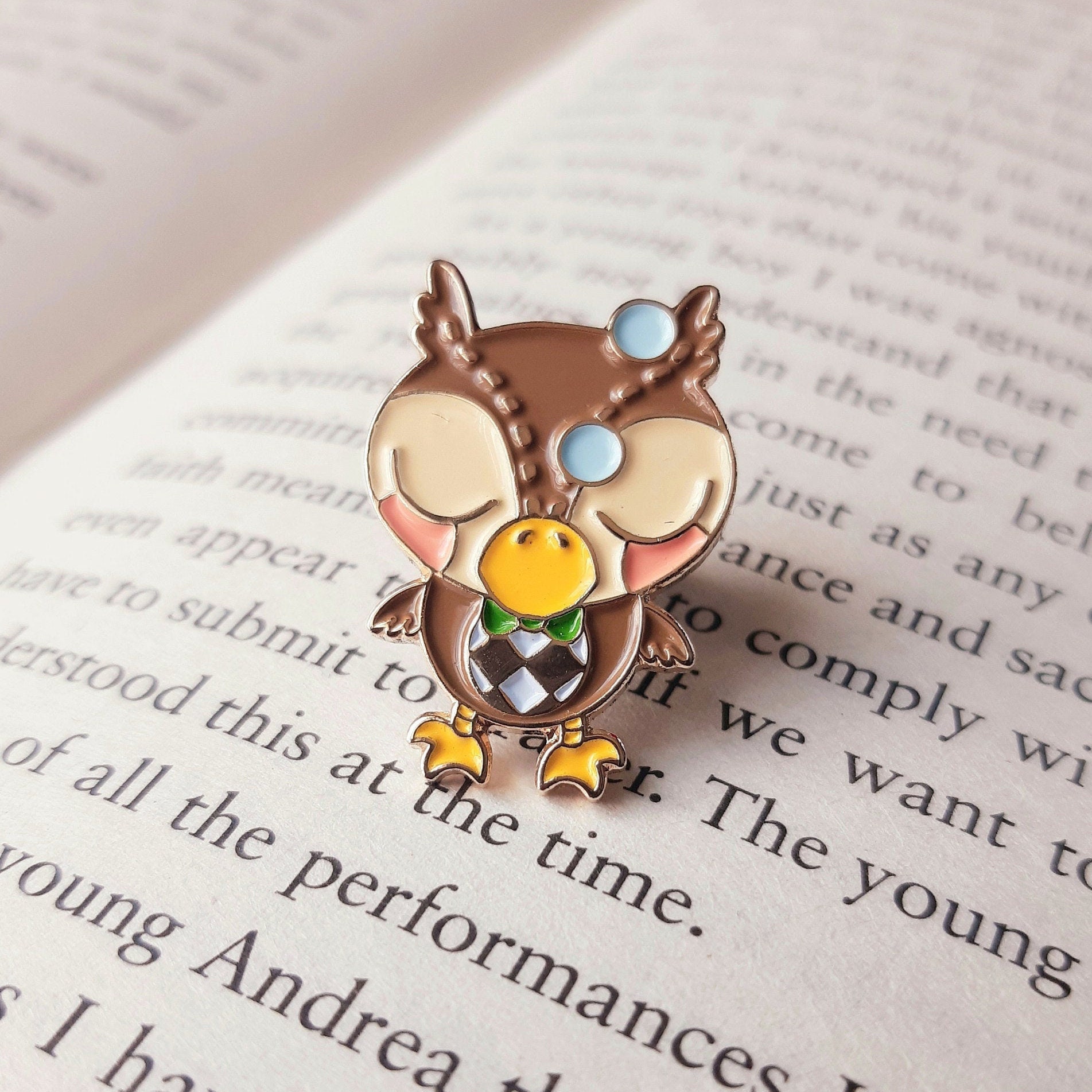 Sleepy Blathers - Animal Crossing New Horisons Enamal Pin