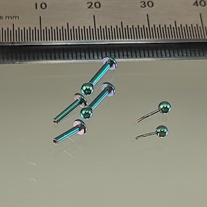 16g Titanium Threadless One Pair 2.5mm Ball Stud Setting with Your Choice of Base Length *Iridescent Green Anodized Finish*
