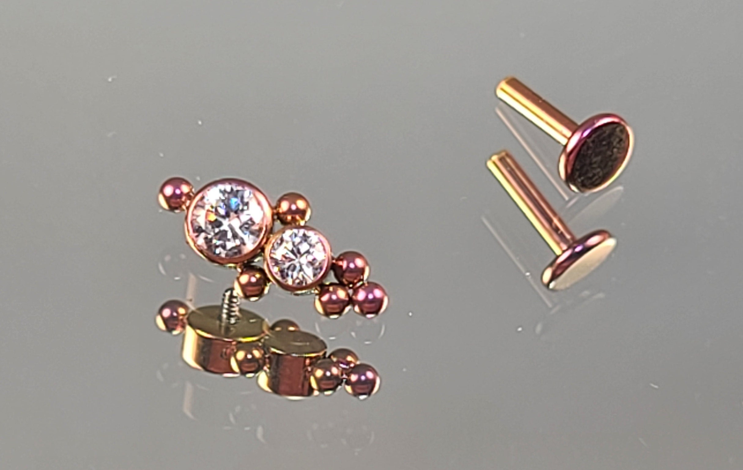 16g (1.2mm) 3/4mm Gem CZ Top Threaded Gem Titanium + 5/16" post in Rose Gold Ombre Finish