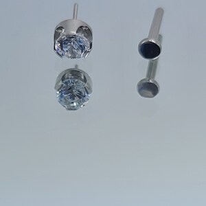 18g Titanium Threadless Crown Stud Prong Setting Clear CZ Gem Setting *Choose Post Length* *Choose Anodized Finish*
