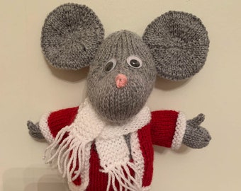 Knitted Christmas Mouse