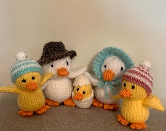 Knitted Duck Family