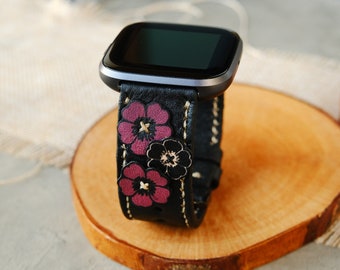Cinturino Fitbit in pelle fatto a mano con dettagli floreali