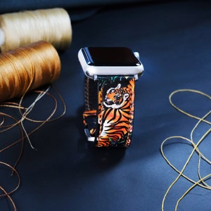 Apple Watch Strap Exotic Tiger All Series 8 Series 7 Series 6 Series 5 Series 3 Series 2 Series 1, 38mm,40mm,42mm,44mm, Handmade Leder