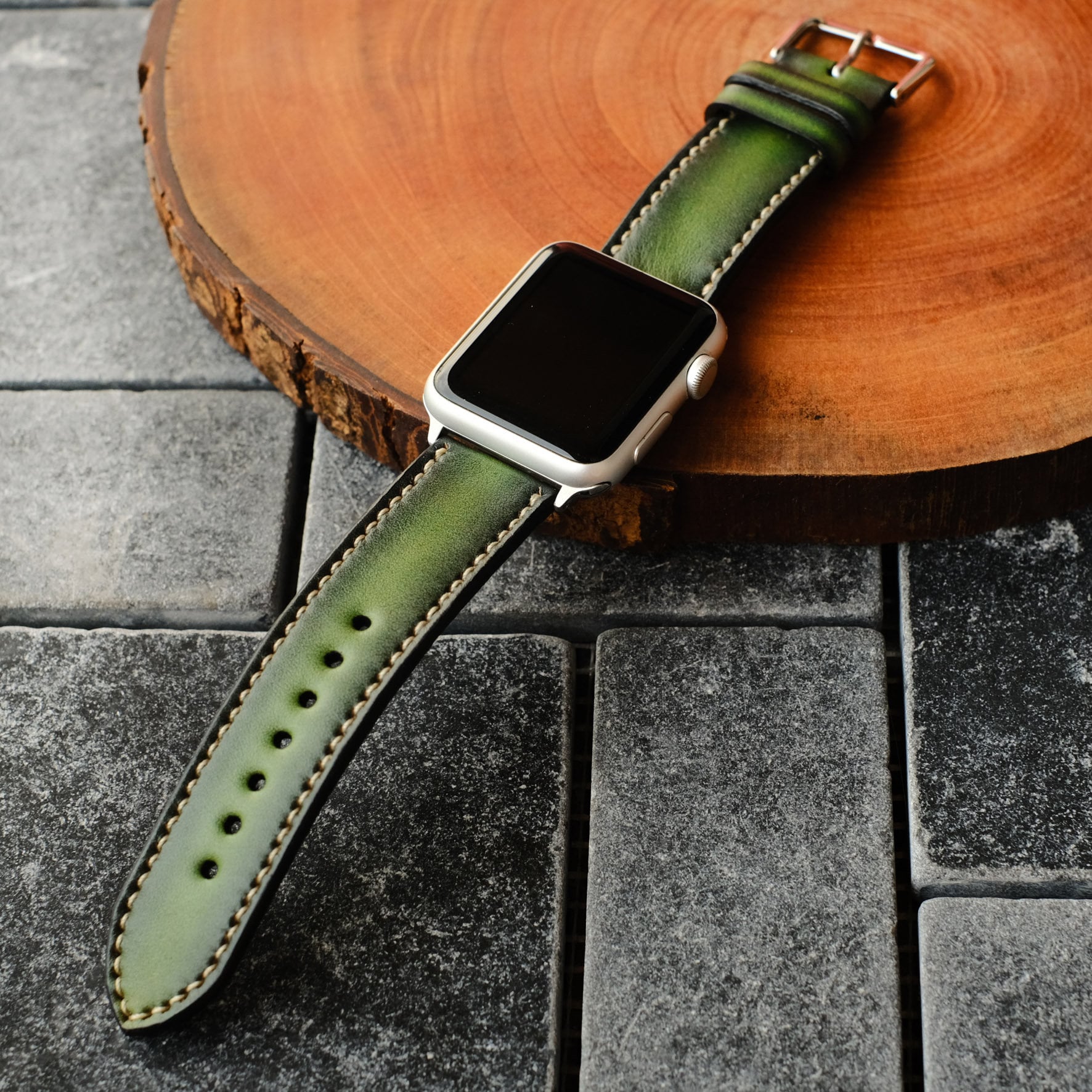 ruslieco Apple Watch Green Vintage Leather Band Series 7 Series 6 Series 5 Series 4 Series 3 Series 2 Series 1 38mm 40mm 42mm 44mm Handmade Leather