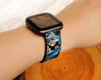 Correa de cuero hecha a mano para Fitbit Versa: diseño de tiburón marrón, liberación rápida